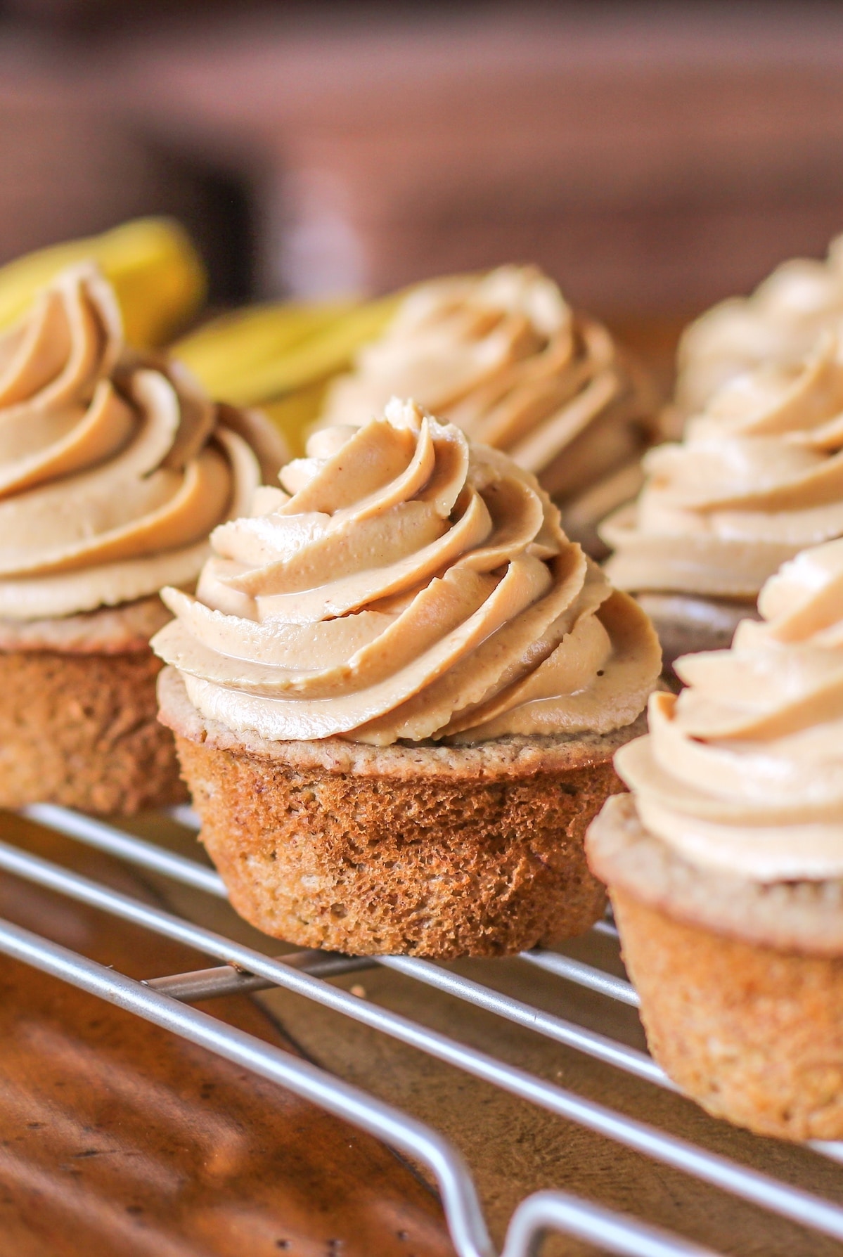 Healthy Banana Cupcakes (sugar free, gluten free, vegan)